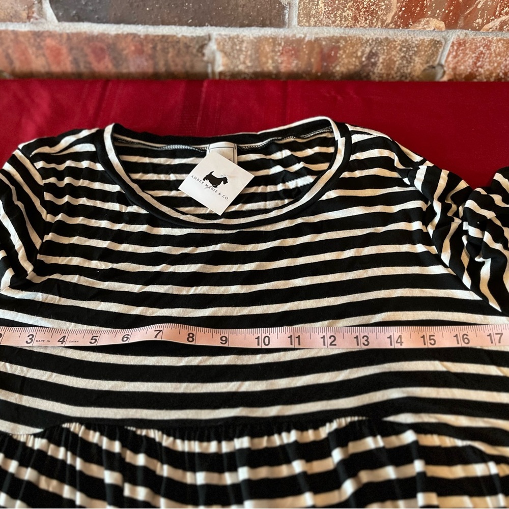 Hershe Black/Ivory 3/4 sleeve Baby Doll Women’s Top Size:M NWT - Picture 6 of 7